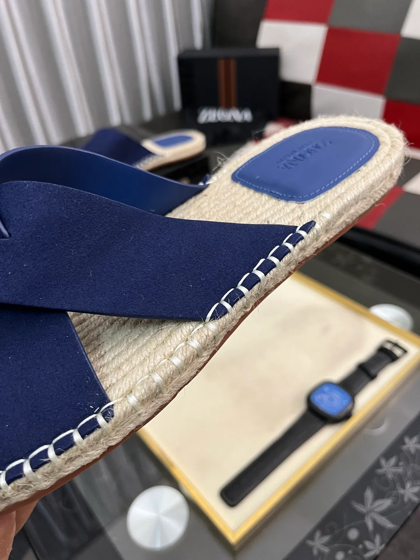 Men's shoes 💰320⌚️⌚️《HERMES》Hermès 💁♂️Men's casual slippers, compare the quality at the counter🧚🏿♂️ The upper layer has a stone pattern with clear texture, showing high-end, high-end, comfortable to wear and versatile. Purely hand-pulled, raw rubber breathable outsole, breathable and comfortable lambskin lining, 100% comfortable density, original rubber outsole wear-resistant code number 38-44. Can be customized 45-46-47